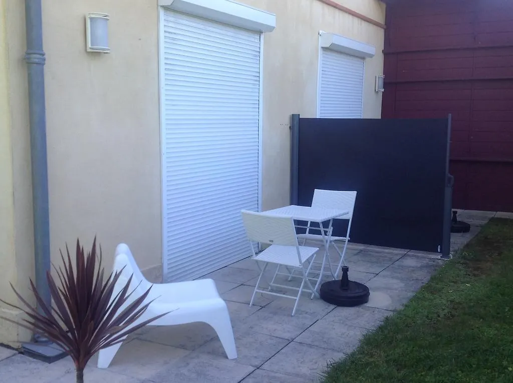 Hotel Le Castrum Villeneuve-dʼOlmes