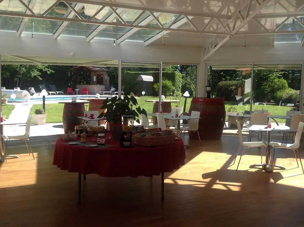 Hotel Le Castrum Villeneuve-dʼOlmes Francja